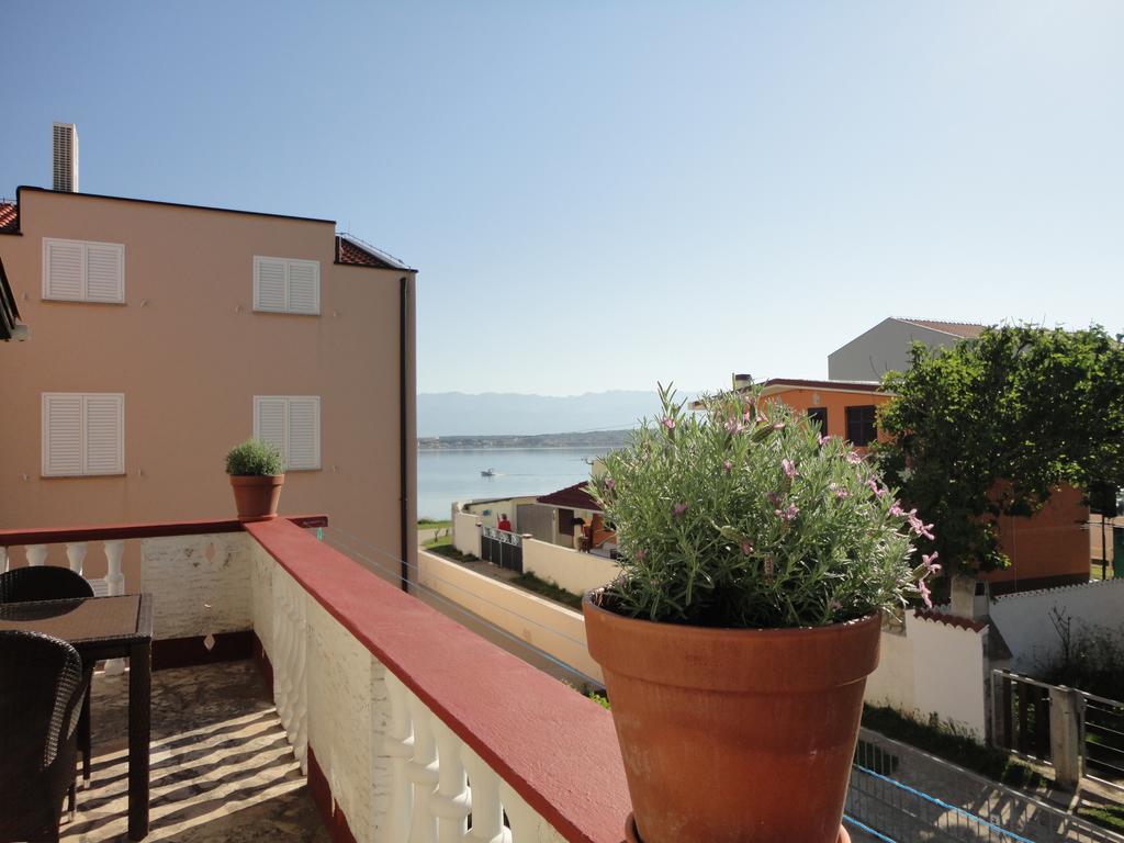 Apartment Rados Nin Esterno foto