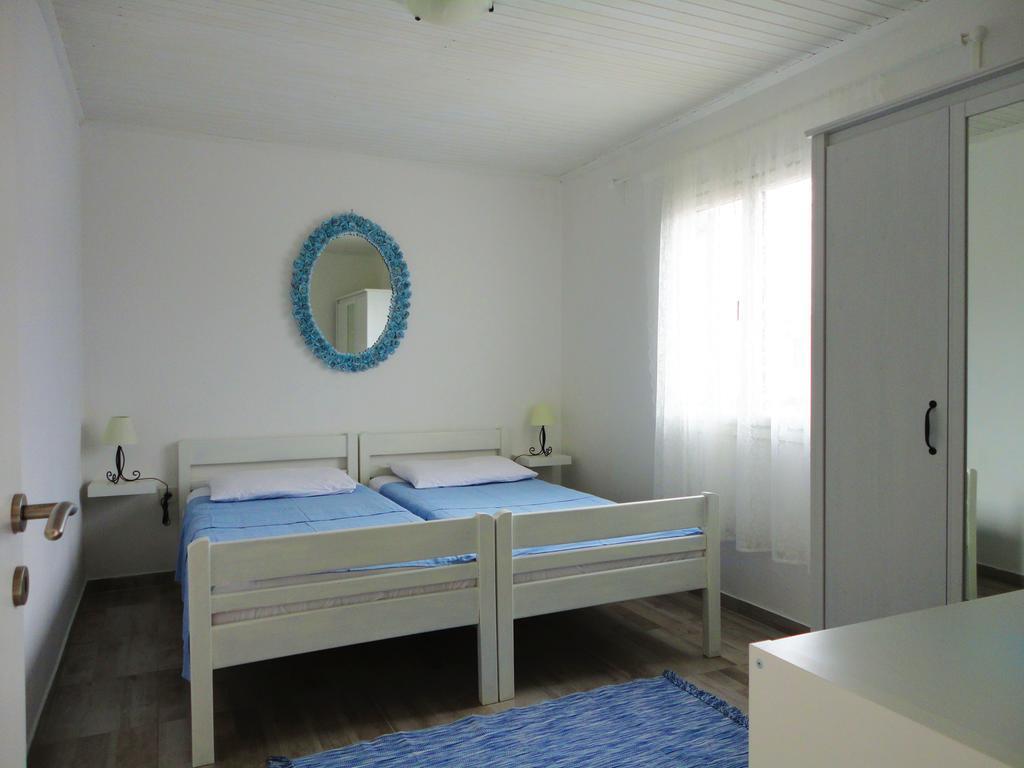 Apartment Rados Nin Esterno foto
